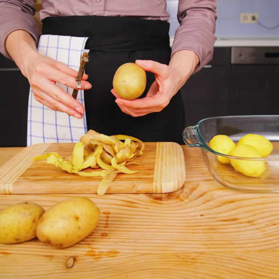 25357-ttlid-2321-gardeners-hoard-potato-peels-t1