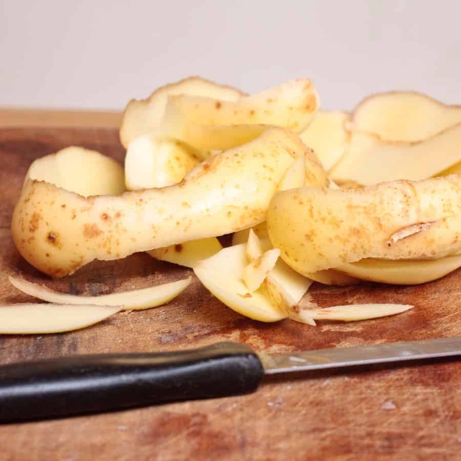 25357-ttlid-2323-gardeners-hoard-potato-peels-t1