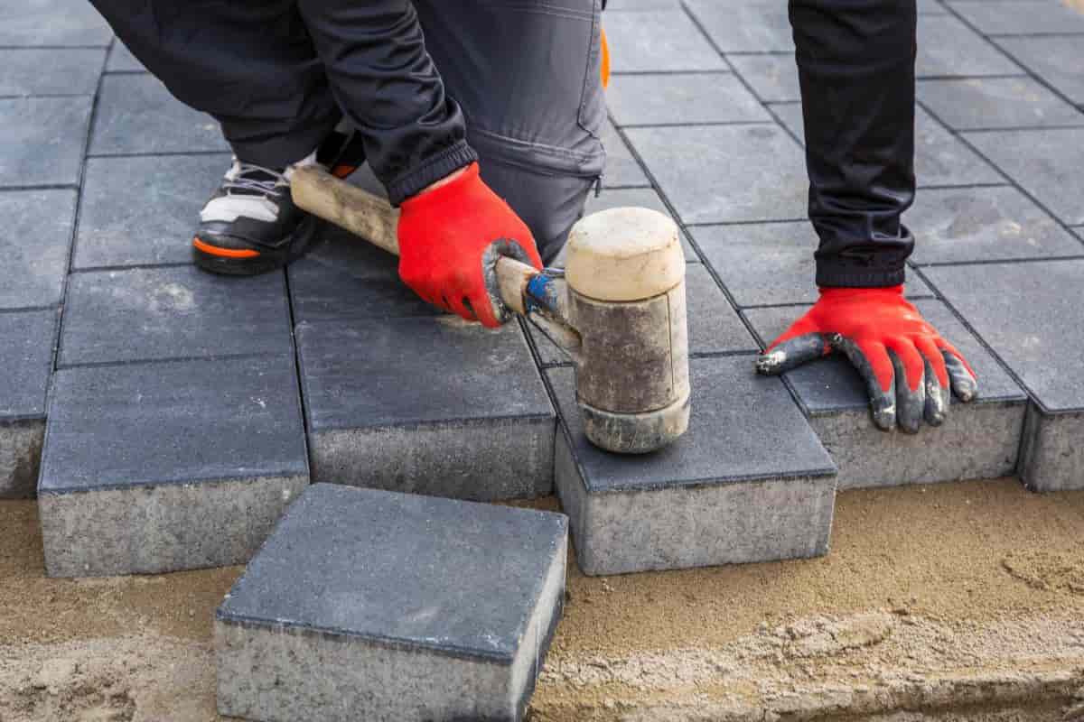 laying brick pavers